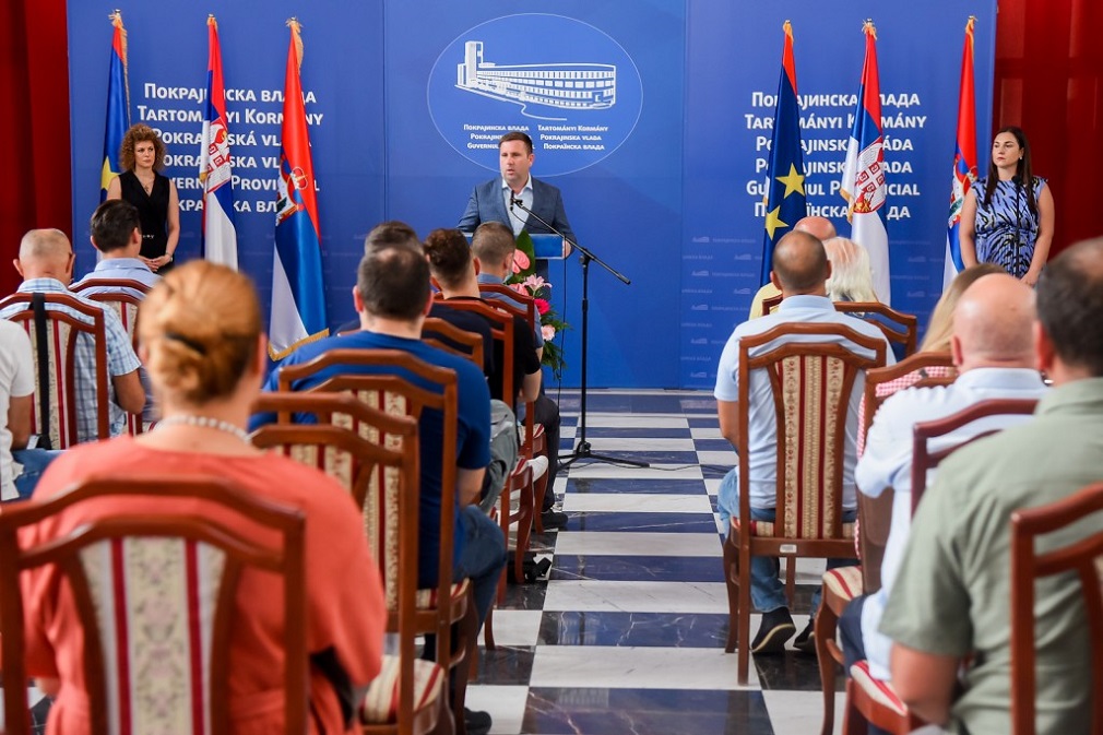 Vinarima i proizvođačima rakije i piva u Vojvodini 60 miliona dinara (2)