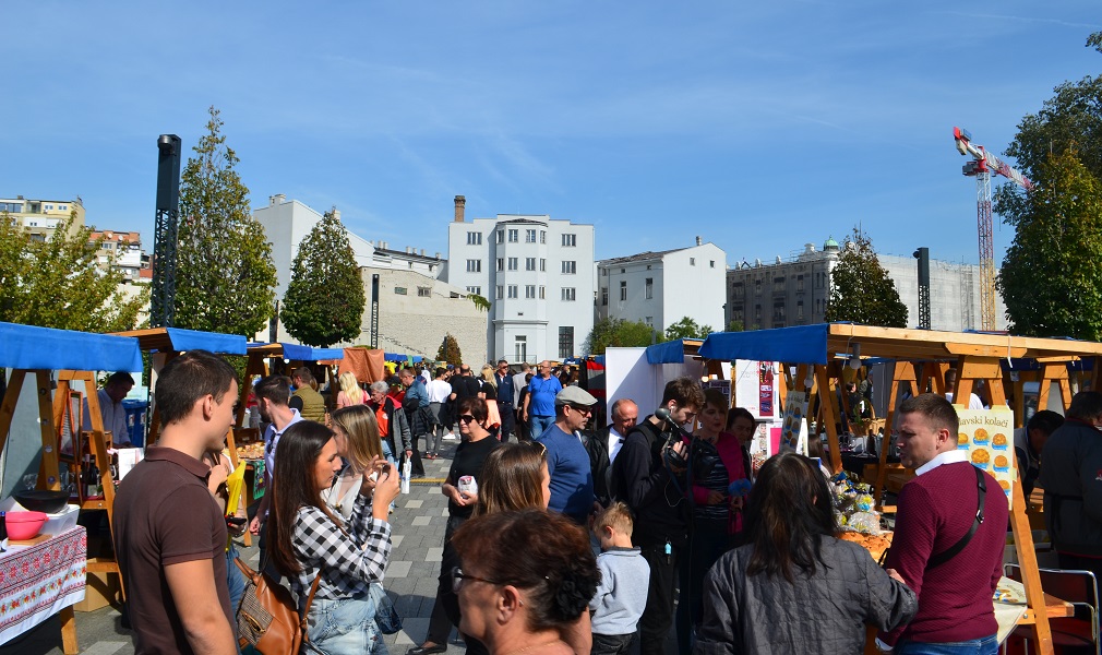 Ogroman broj posetilaca na četvrtom Good Food & Wine Festivalu (2)