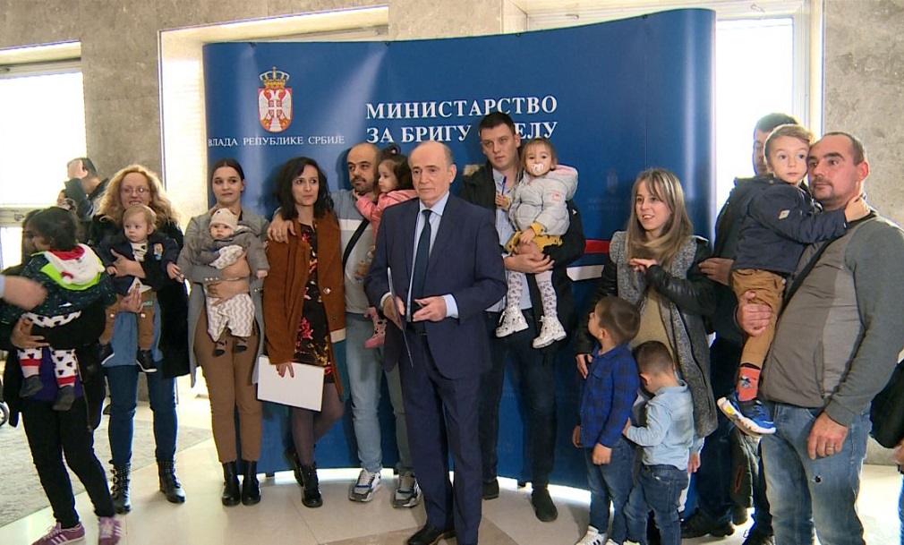 Potpisani ugovori za kupovinu još 530 seoskih kuća (1)