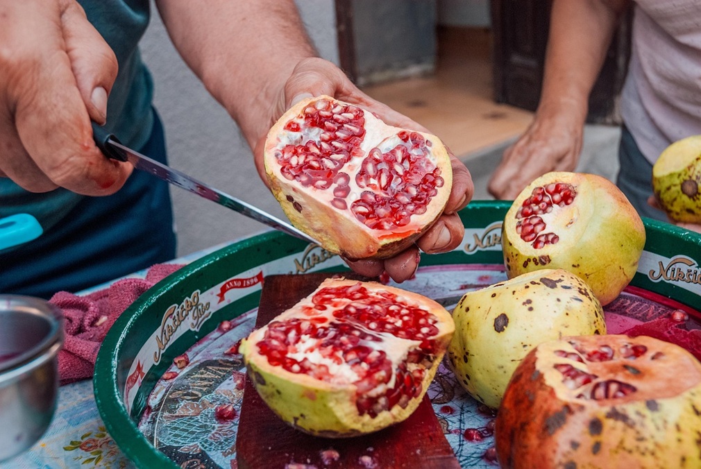 pomegranate-8320799_1280