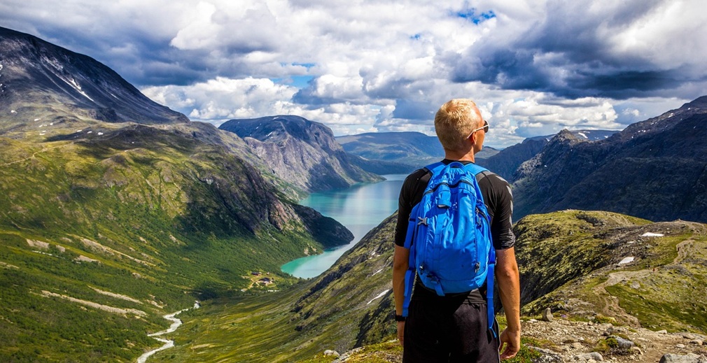 backpacker-772991_1280
