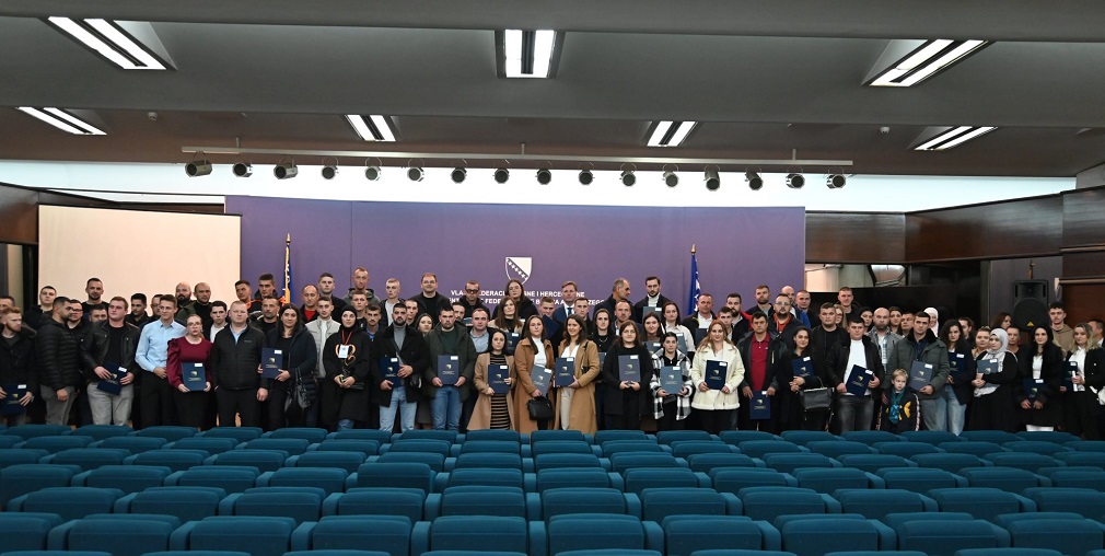 Mladima u Federaciji BiH dodeljeno (1)