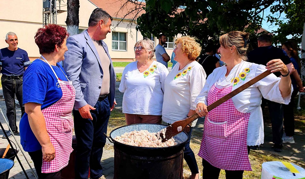 Svinjarsko povečerje čuva sećanje na život predaka (2)