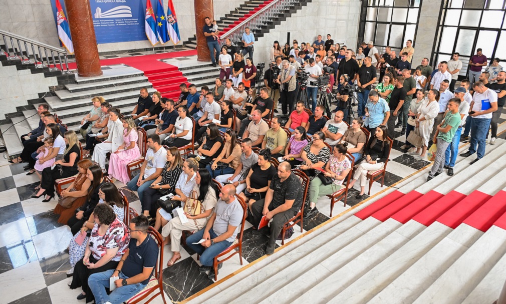 Uručeno 115 ugovora mladim poljoprivrednicima Vojvodine (3)